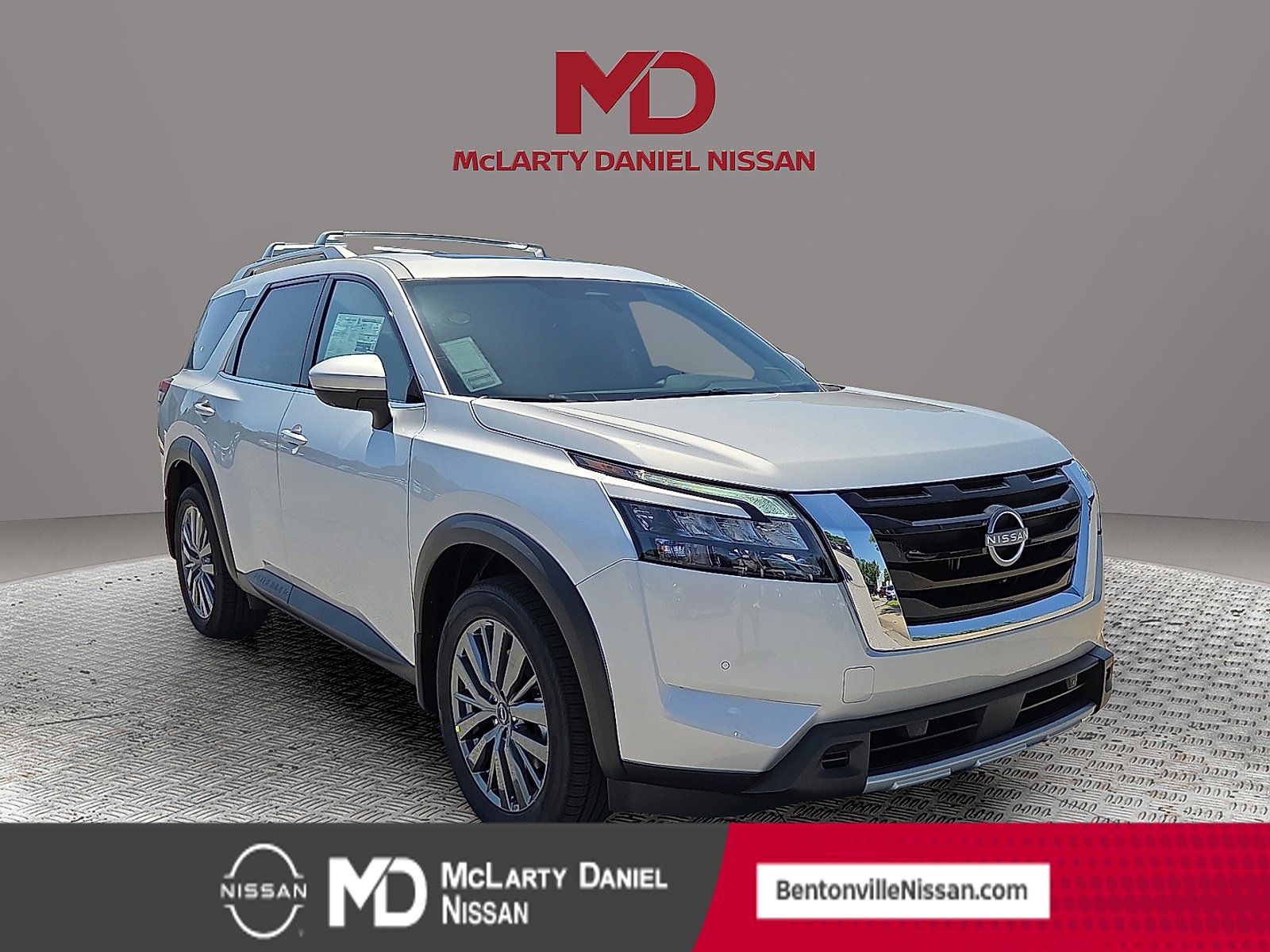 New 2025 Nissan Pathfinder SL w/ SL Premium Package