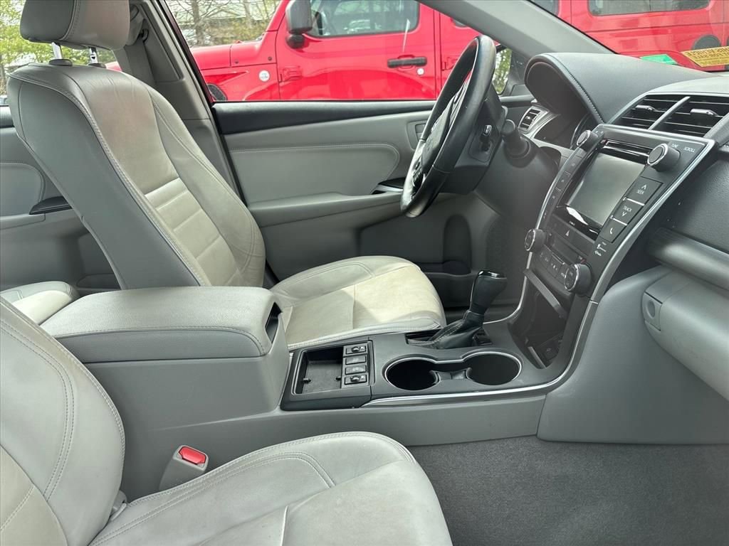 Used 2017 Toyota Camry XLE w/ Moonroof Package image 20