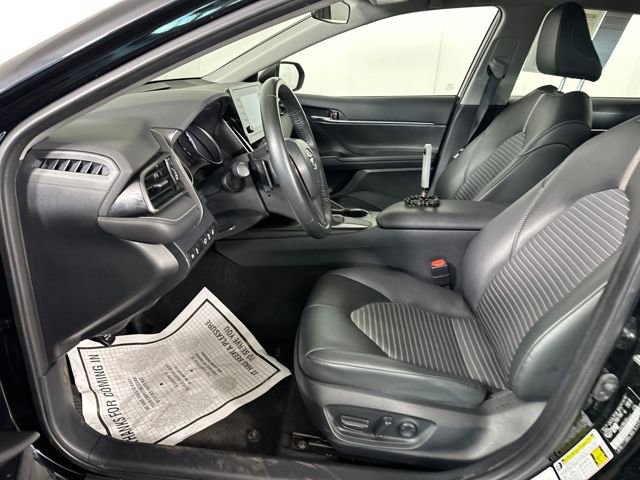 Used 2024 Toyota Camry SE image 11