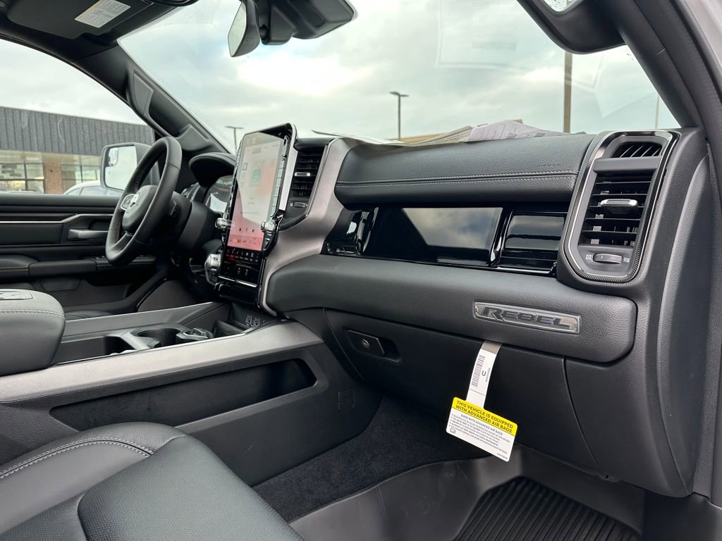 New 2026 RAM 1500 Laramie AWD/4WD image 19