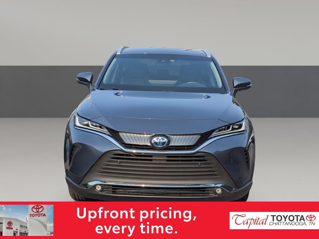 Used 2024 Toyota Venza XLE AWD/4WD image 3