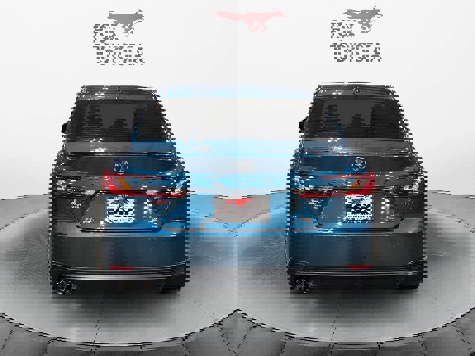 Used 2025 Toyota Camry SE image 4