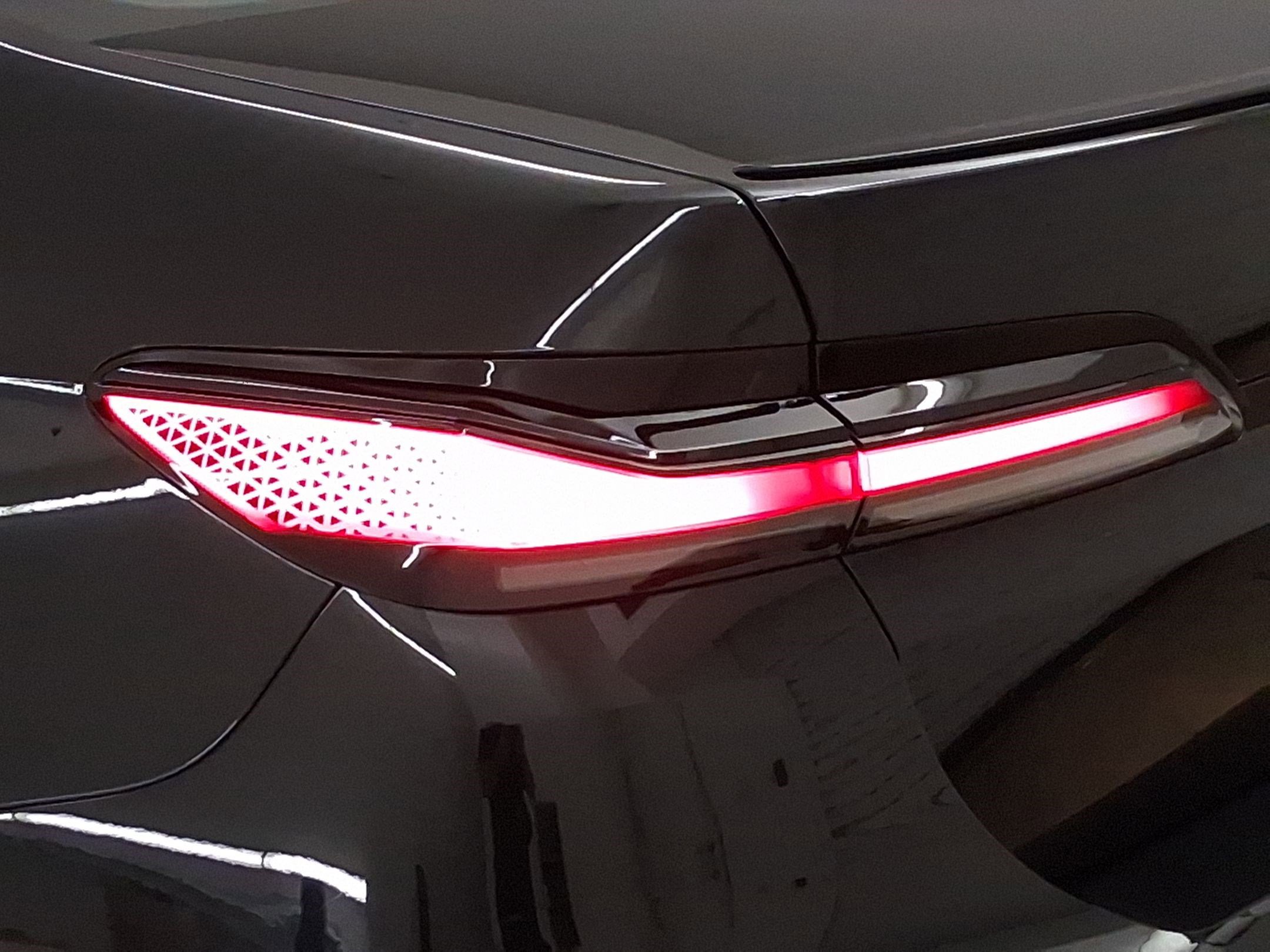 Used 2023 BMW 740i image 11