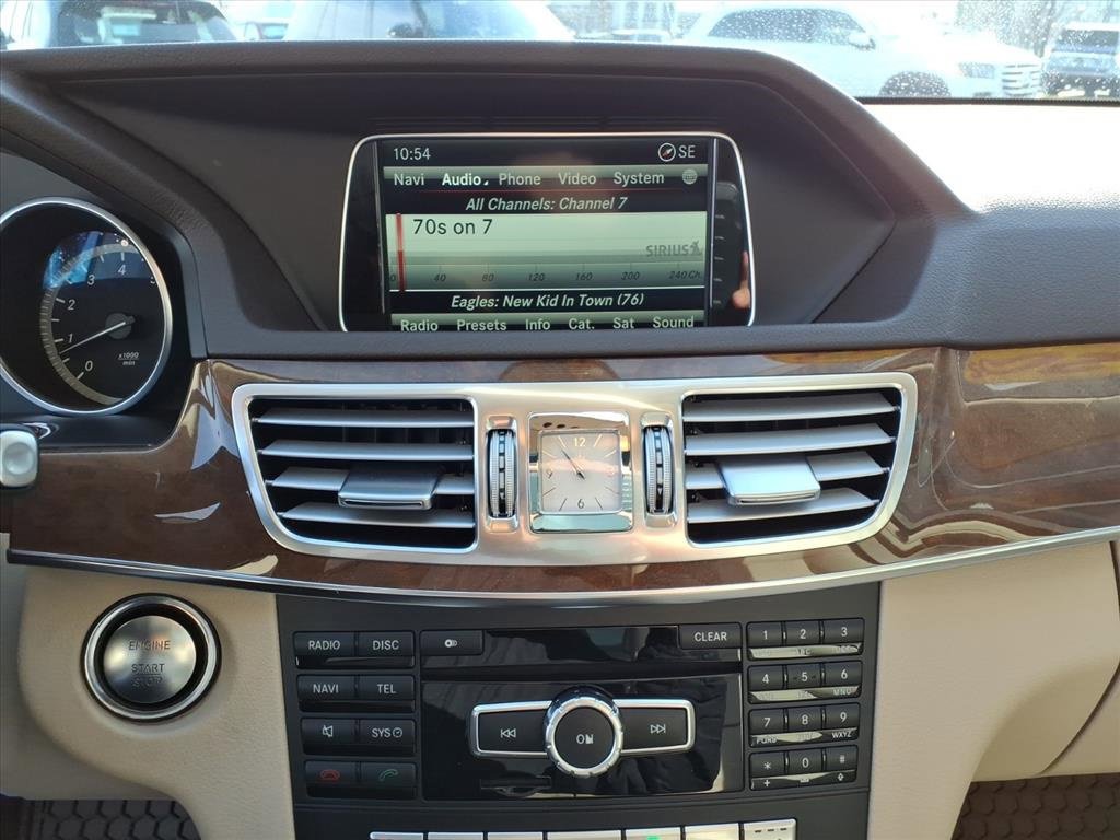 Used 2014 Mercedes-Benz E 350 4MATIC Sedan image 24