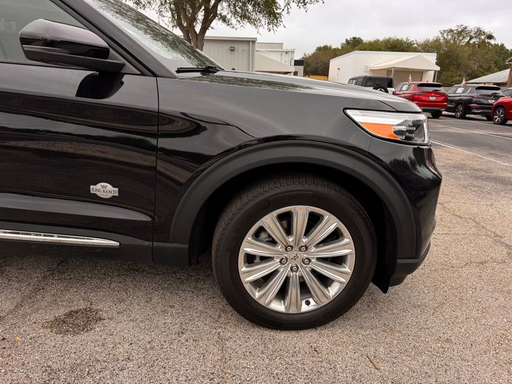 Used 2021 Ford Explorer King Ranch w/ Premium Technology Package image 13