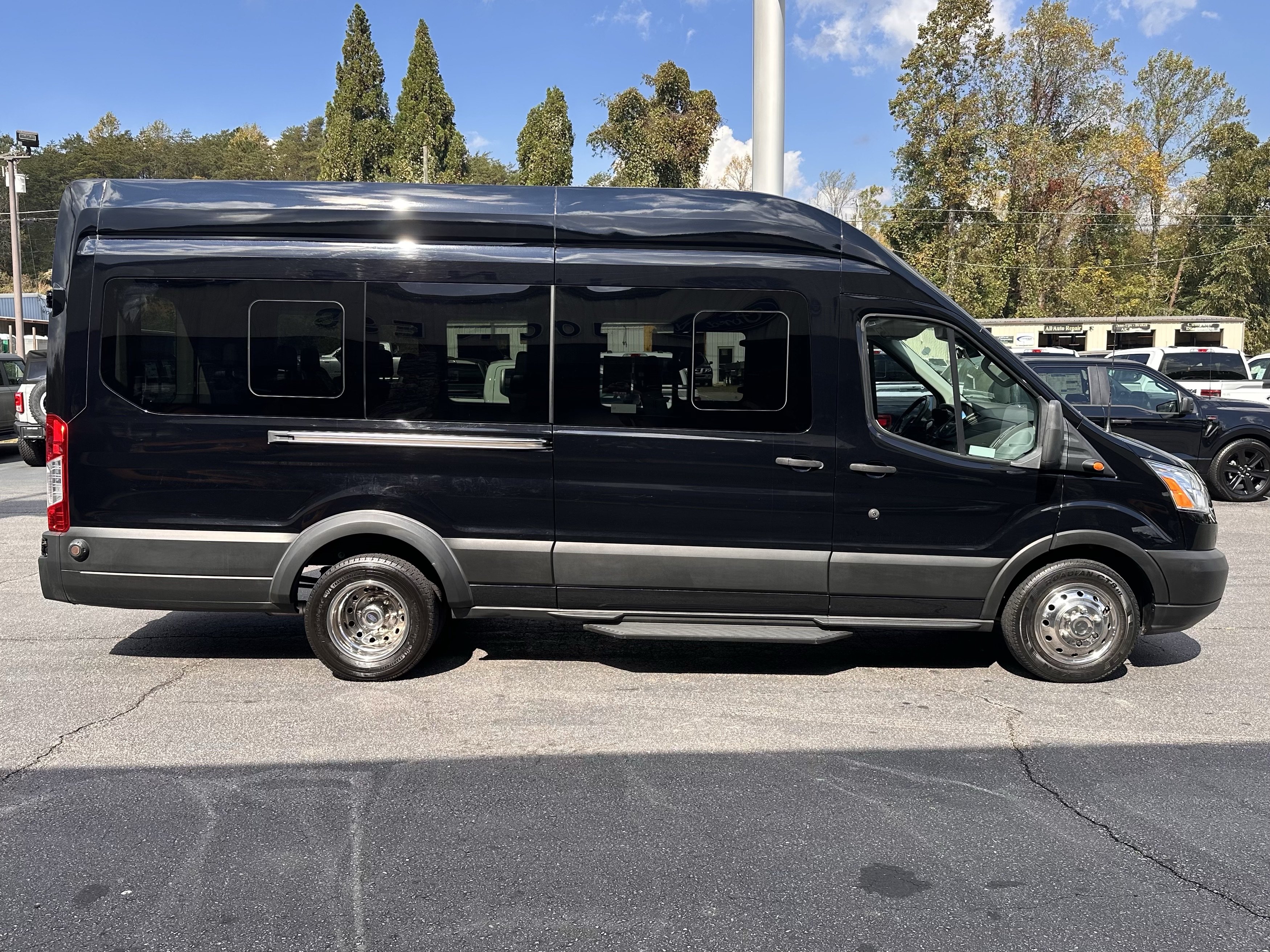 Certified 2019 Ford Transit 350 XLT RWD image 5