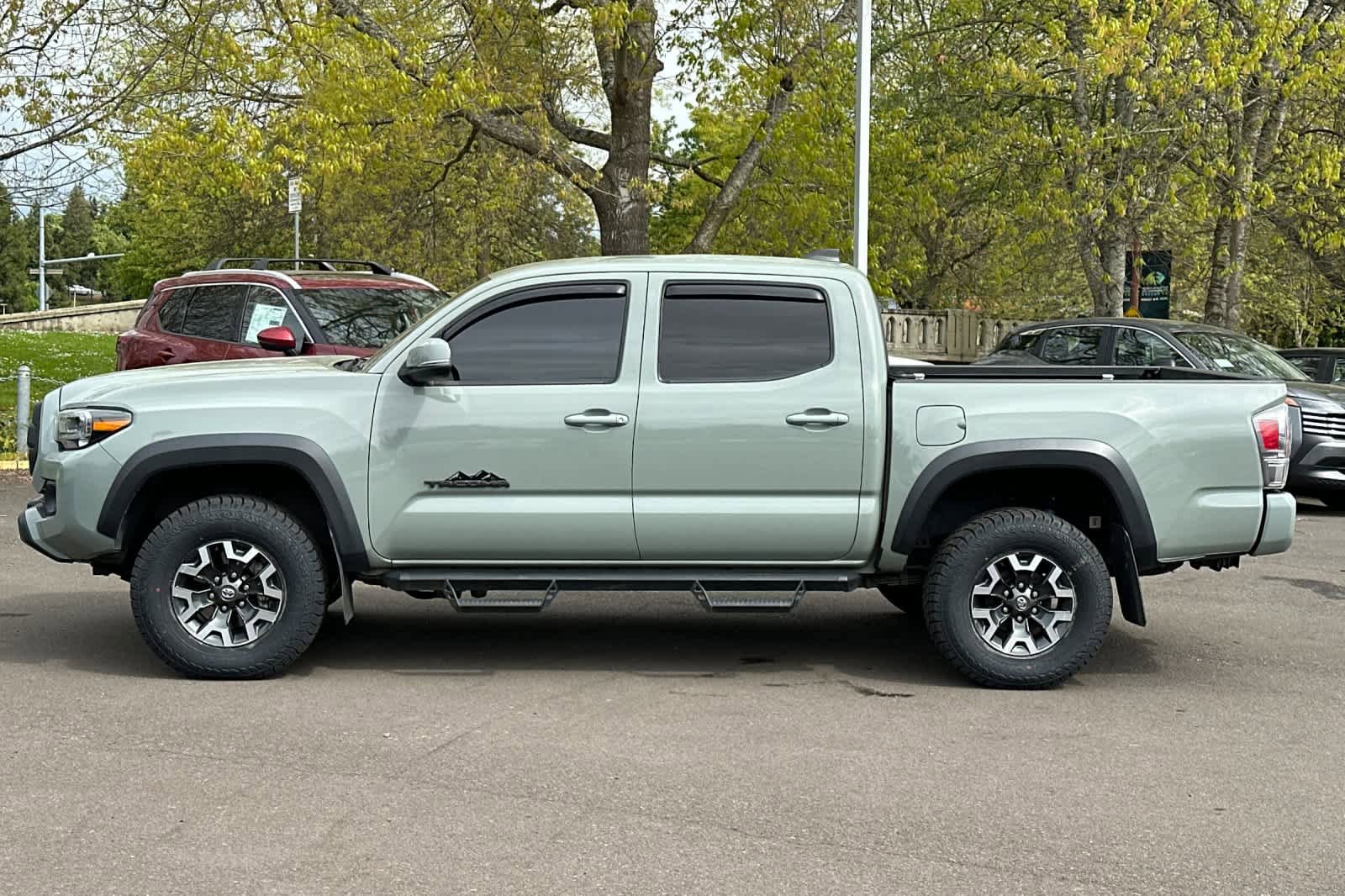Used 2022 Toyota Tacoma TRD Off-Road w/ Technology Package AWD/4WD image 5