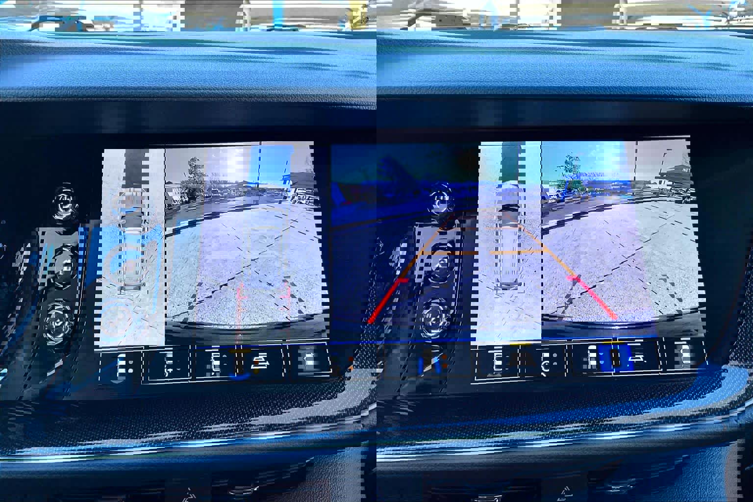 Used 2021 Buick Envision Essence w/ Technology Package I image 26