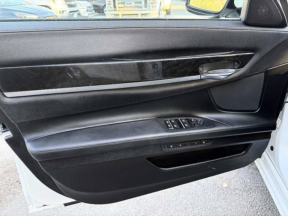 Used 2012 BMW 750Li RWD image 14