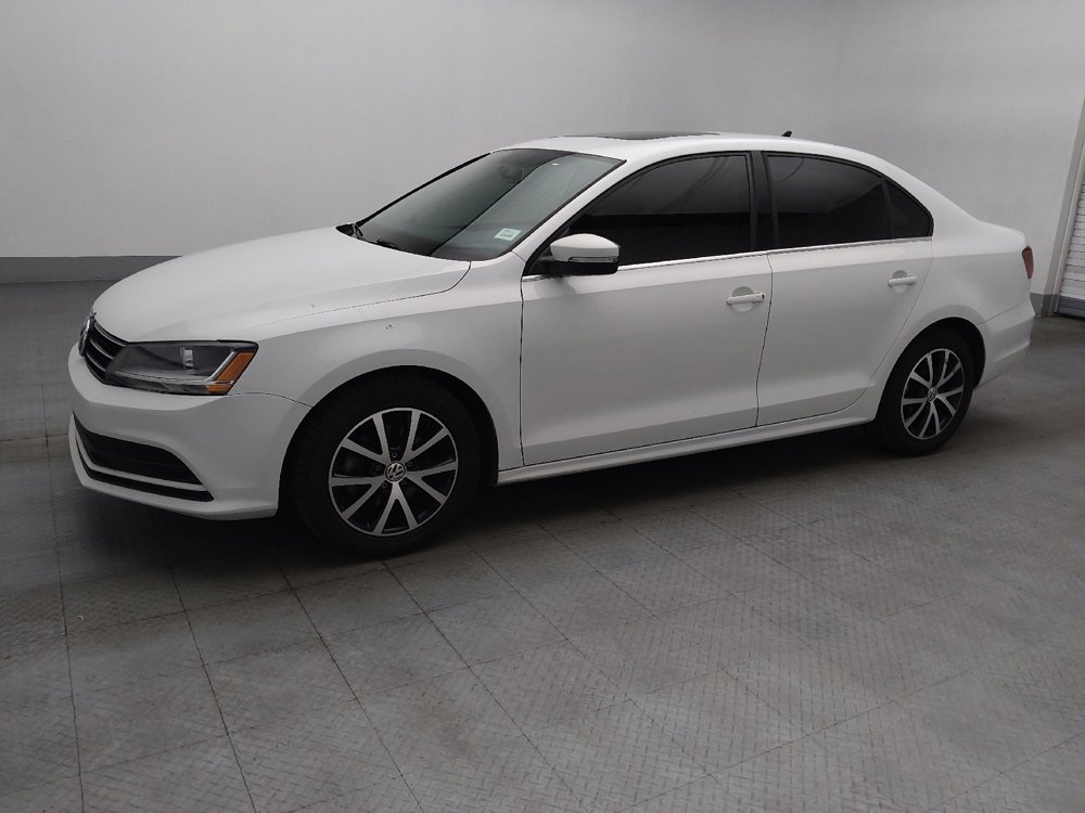 Used 2017 Volkswagen Jetta SE FWD image 2