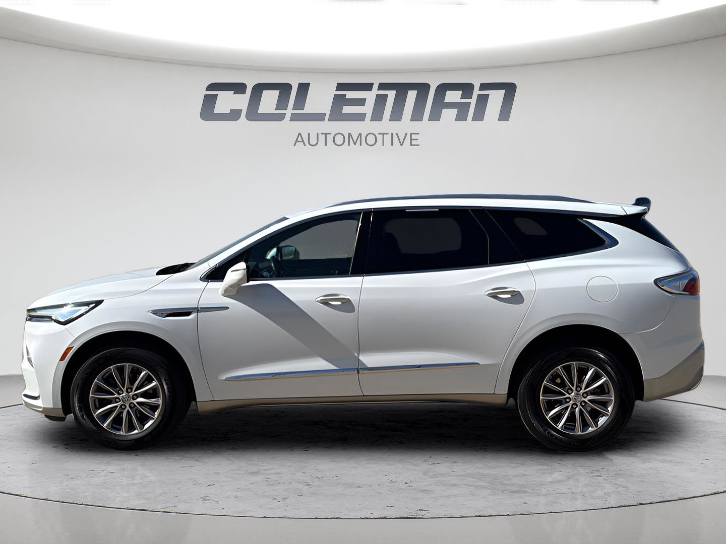 Used 2024 Buick Enclave Premium AWD/4WD image 2