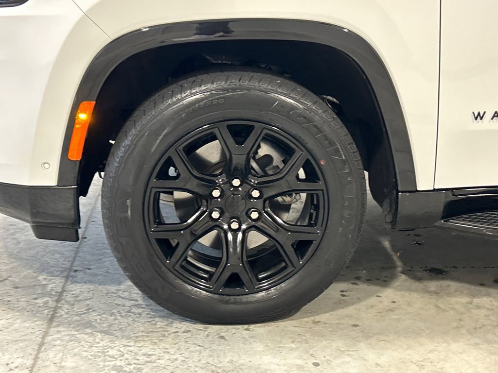 Used 2023 Jeep Wagoneer 4WD w/ Convenience Group I image 11