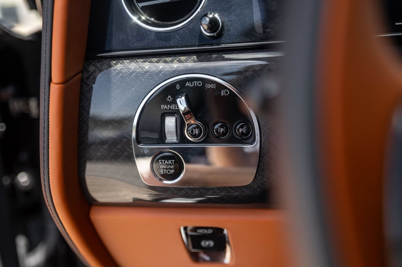 Certified 2025 Rolls-Royce Cullinan Black Badge w/ Leather Finishing Pack AWD/4WD image 26