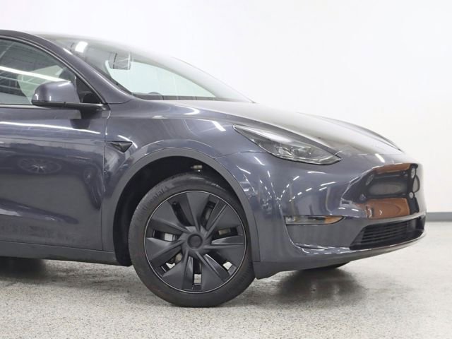 Used 2025 Tesla Model Y Long Range AWD/4WD image 3