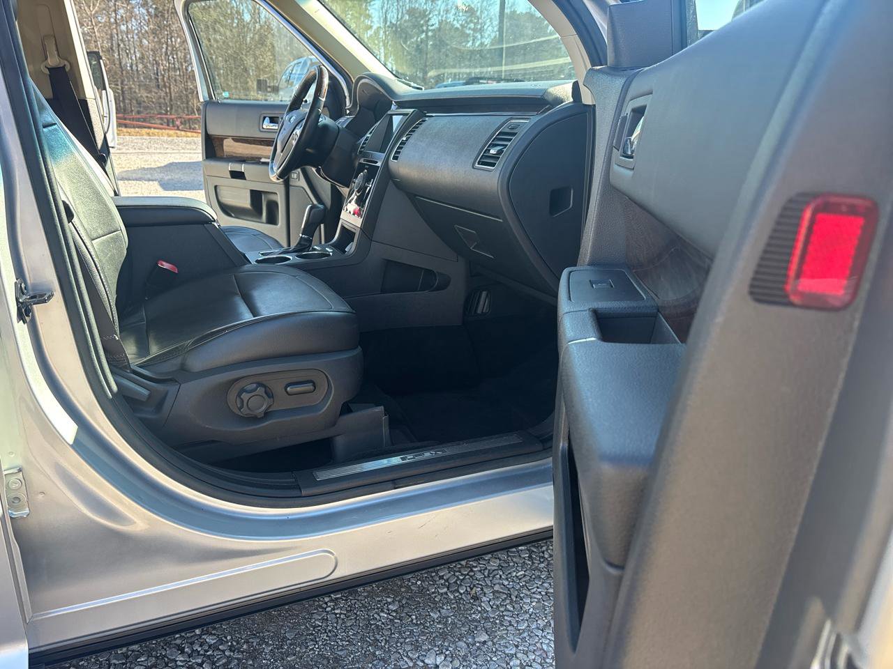 Used 2018 Ford Flex Limited image 14