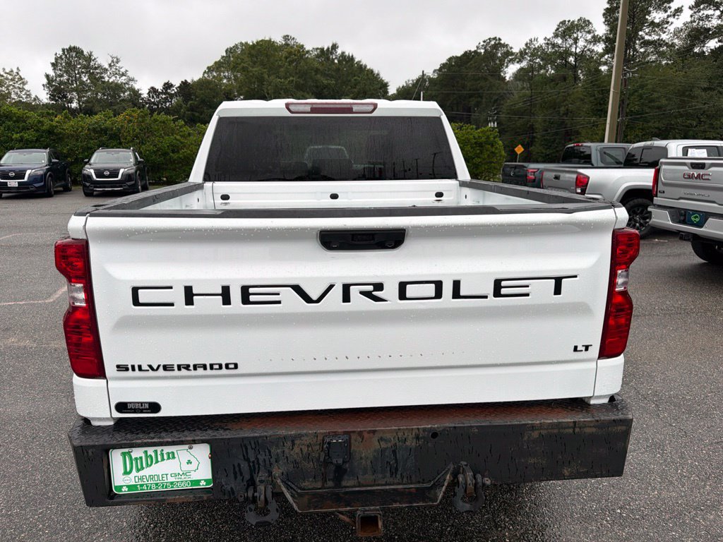 Used 2022 Chevrolet Silverado 1500 LT w/ LPO, Dark Essentials Package AWD/4WD image 5
