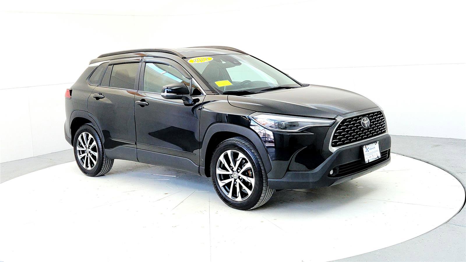 Used 2022 Toyota Corolla Cross XLE image 7