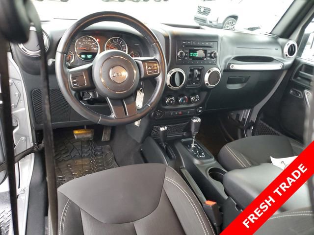 Used 2018 Jeep Wrangler Unlimited Sahara image 10