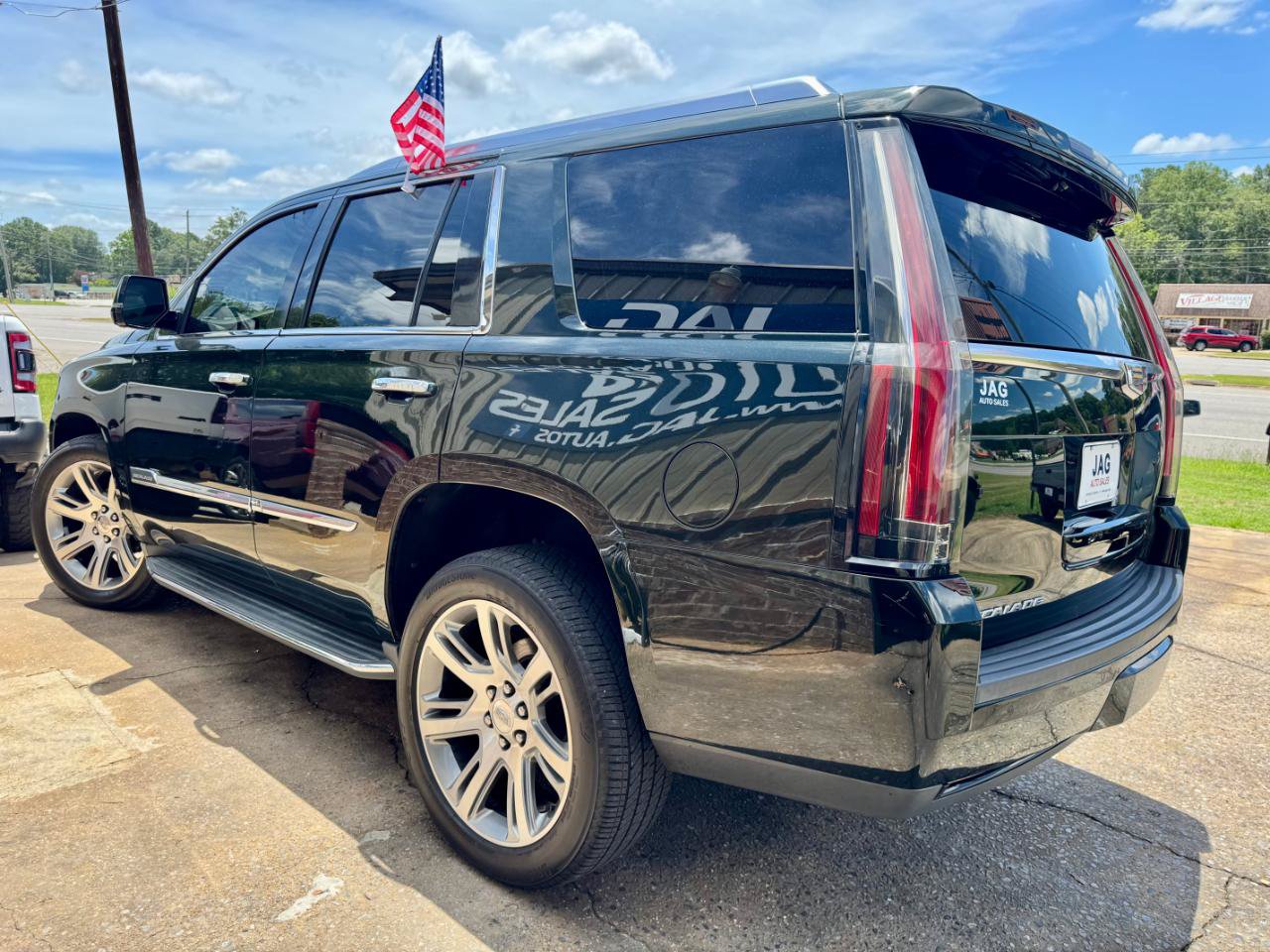 Used 2016 Cadillac Escalade Luxury AWD/4WD image 6