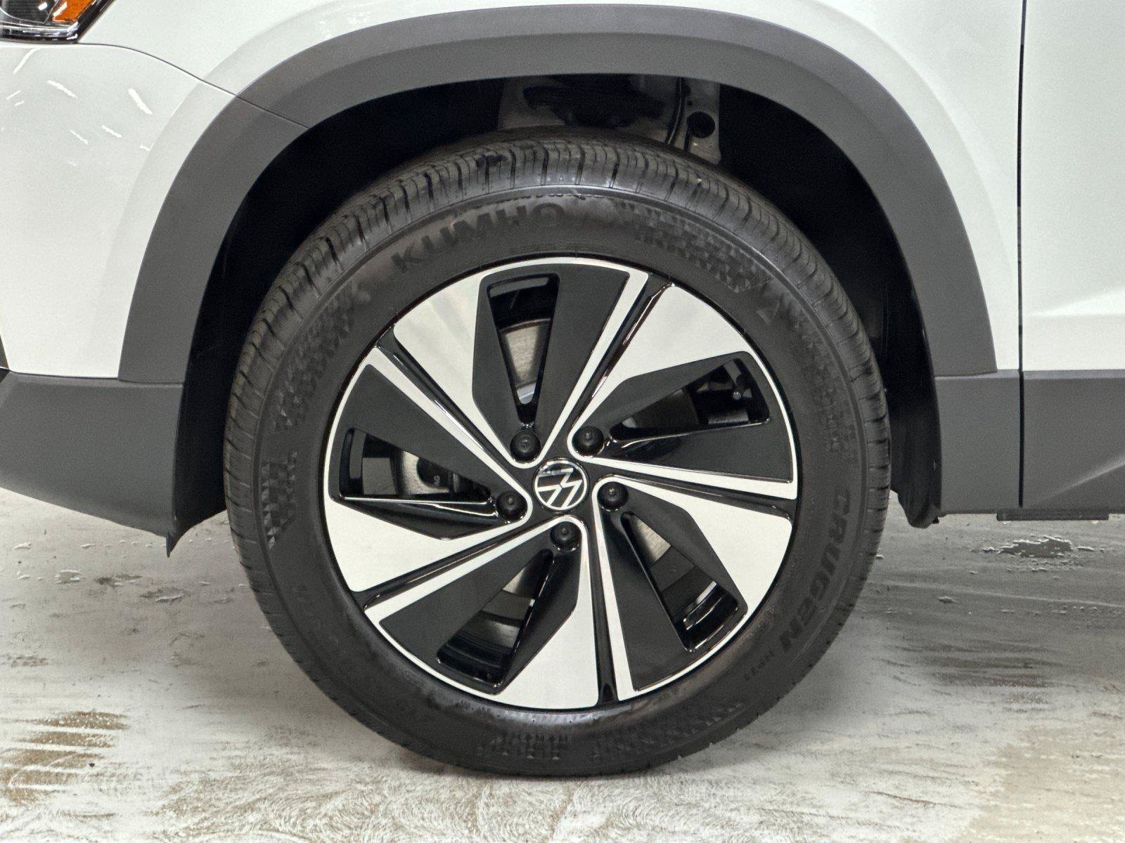 New 2026 Volkswagen Taos SE AWD/4WD image 24