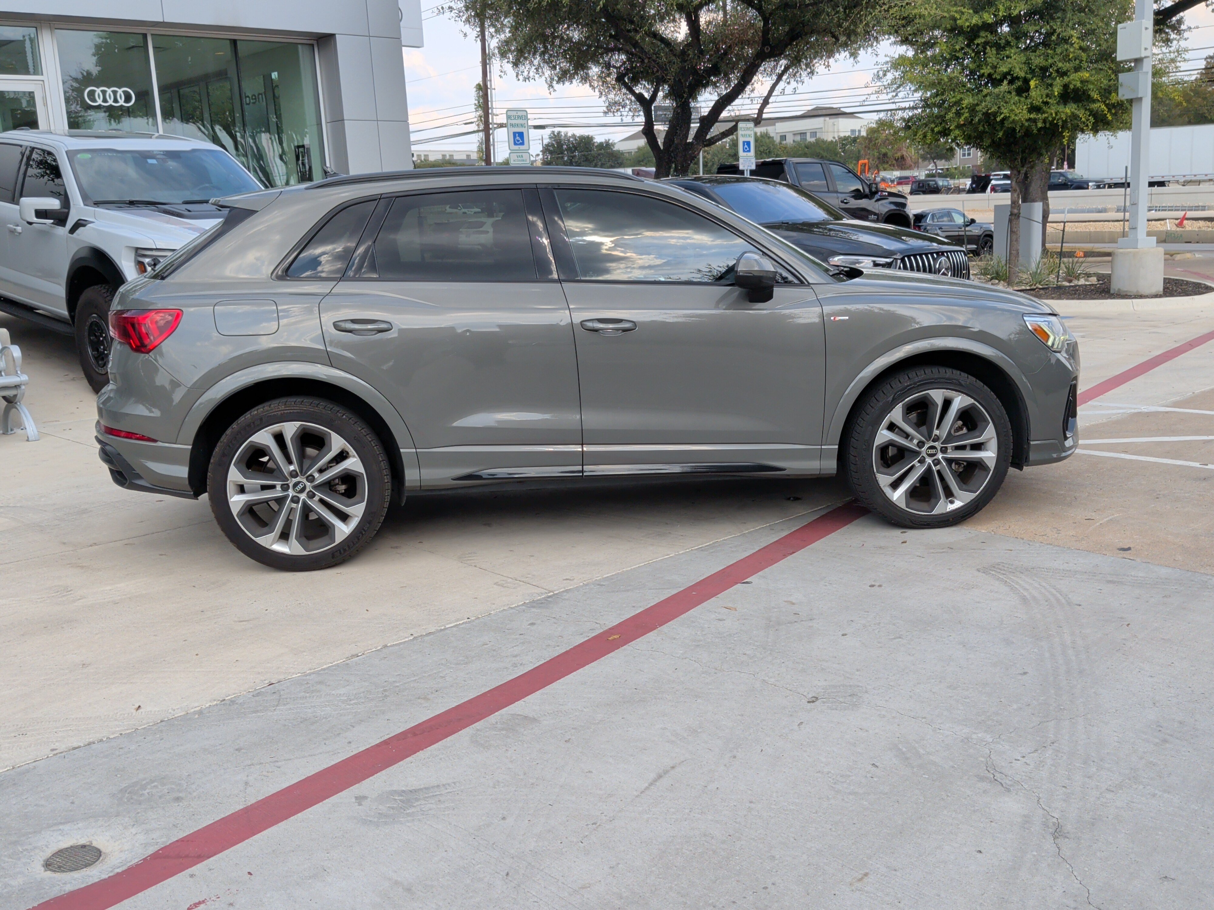 Certified 2022 Audi Q3 2.0T Premium Plus AWD/4WD image 11