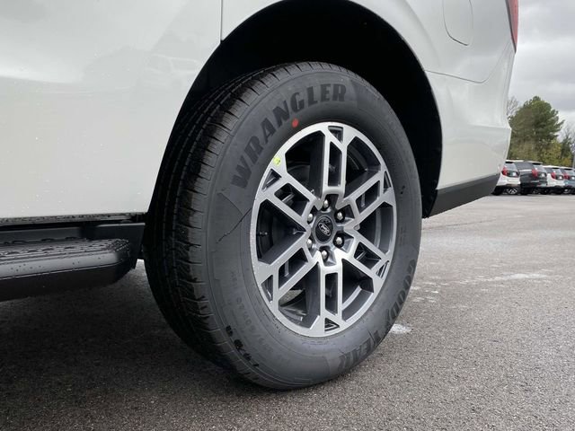 New 2025 Ford Expedition Max Active RWD image 9