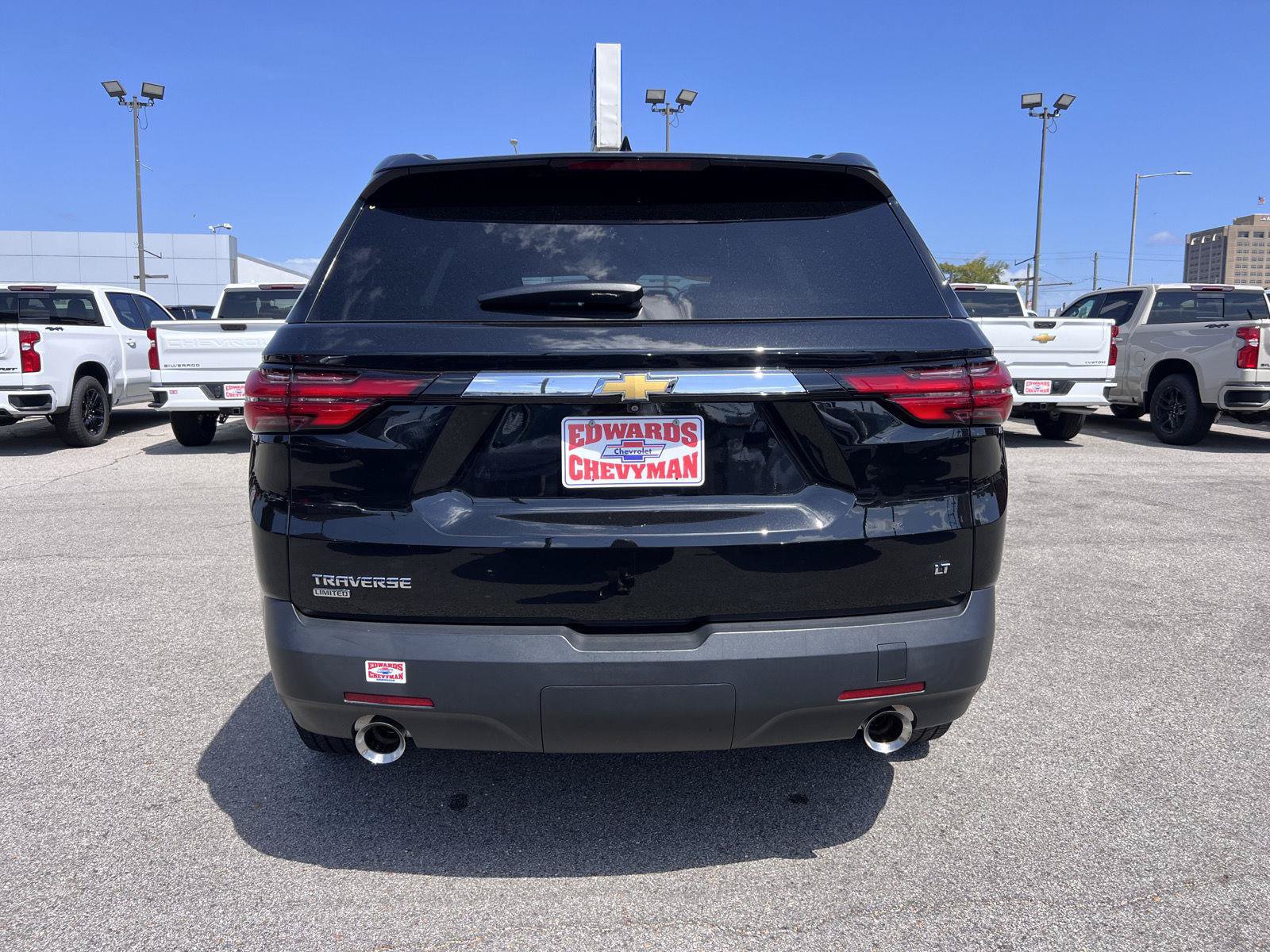 Used 2024 Chevrolet Traverse LT FWD image 32