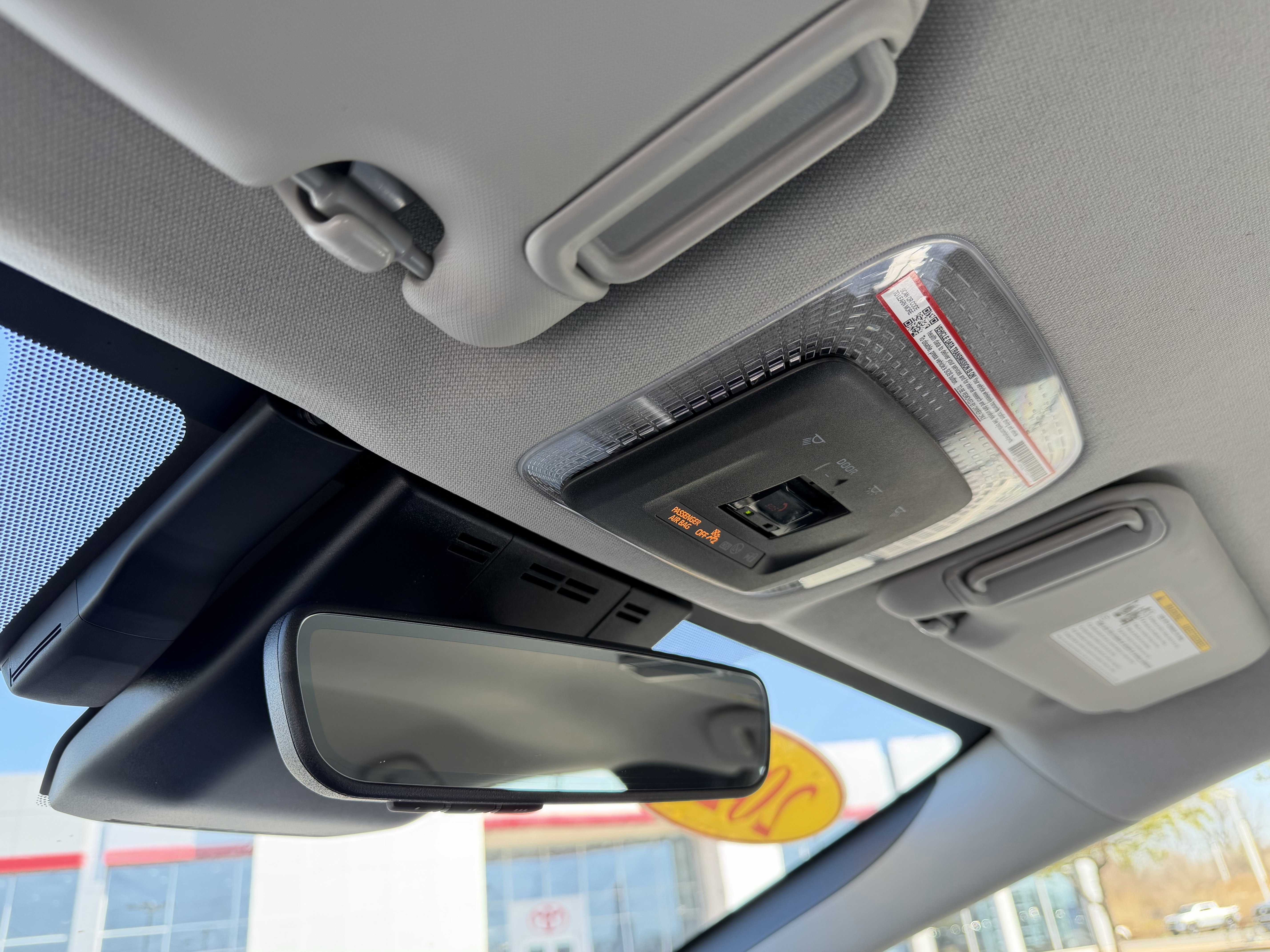 Used 2025 Toyota Prius XLE image 27