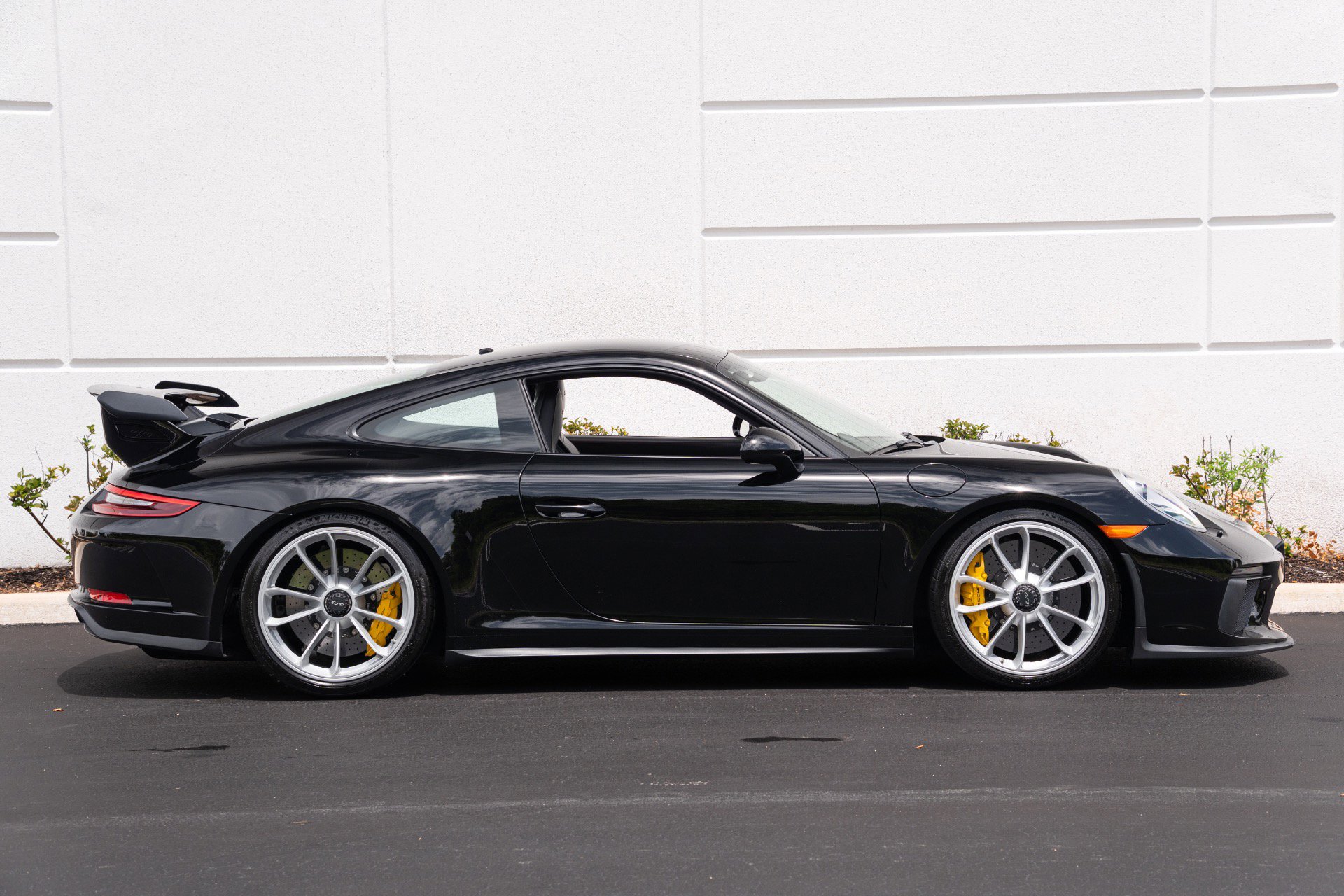 Used 2018 Porsche 911 GT3 RWD image 14