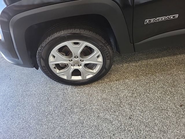 Used 2019 Jeep Renegade Limited AWD/4WD image 3