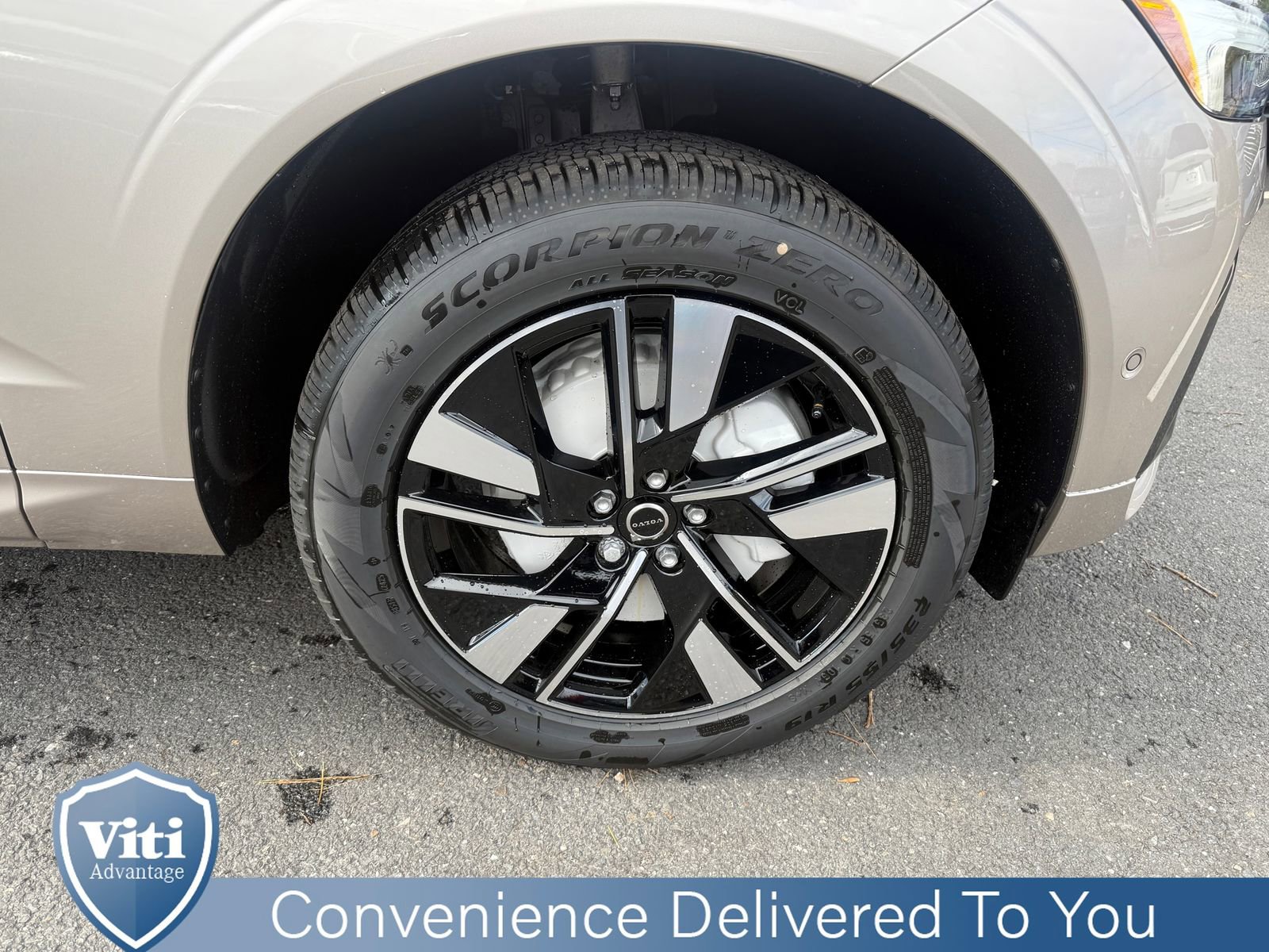 New 2026 Volvo XC60 B5 Plus w/ Protection Package Premier image 10