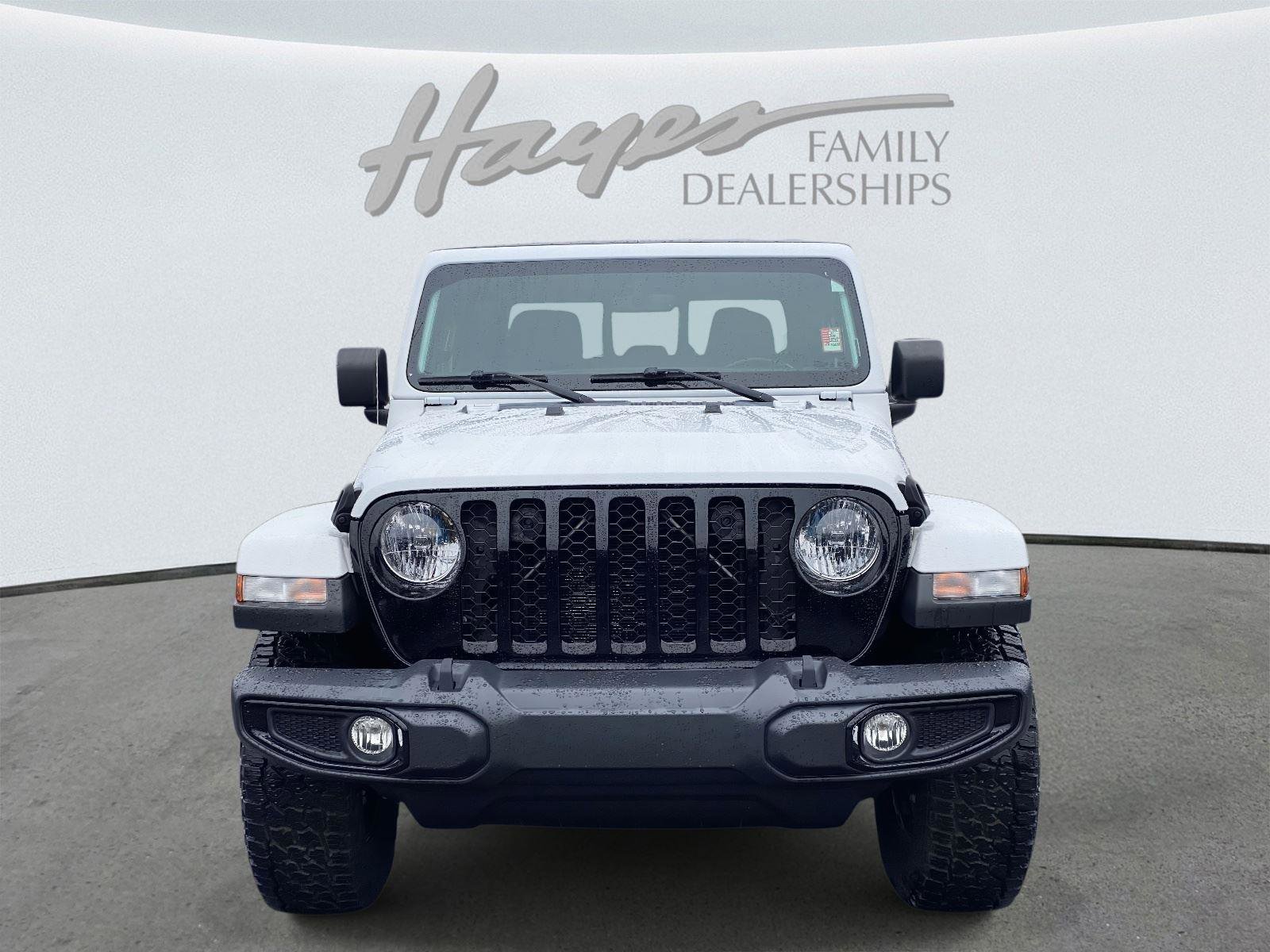 Certified 2021 Jeep Gladiator Willys image 37