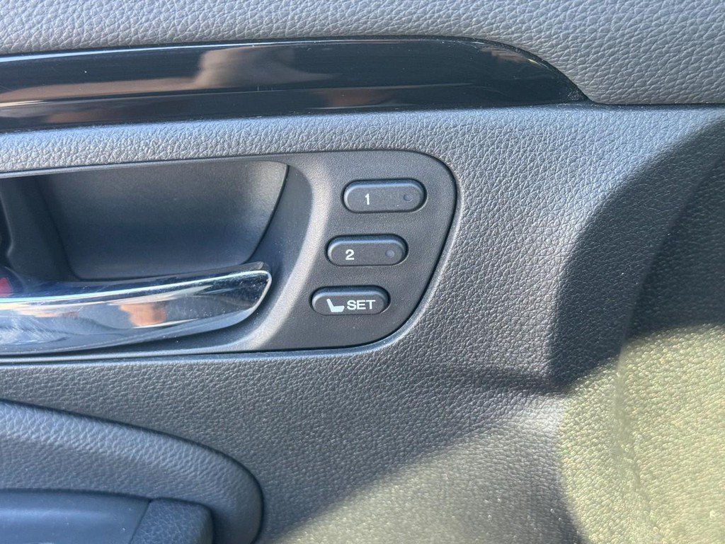 Used 2016 Honda Pilot Touring image 25