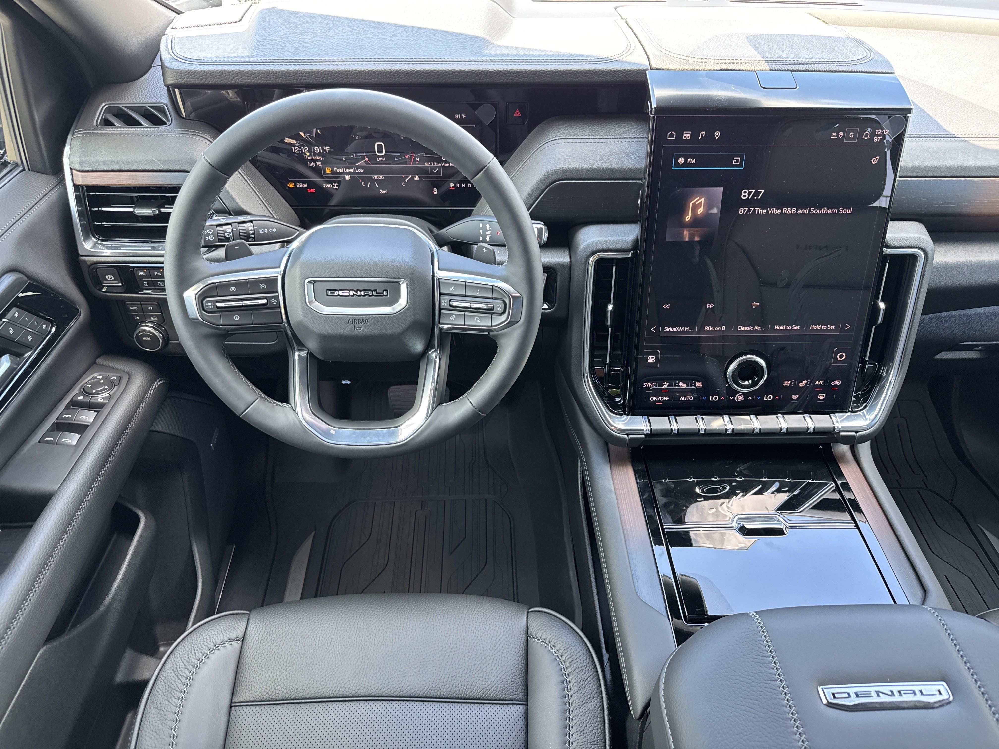New 2026 GMC Yukon Denali AWD/4WD image 18