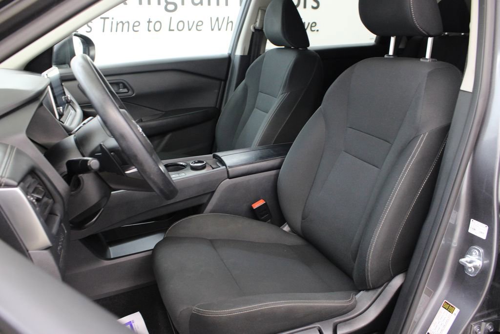 Used 2024 Nissan Rogue S image 14