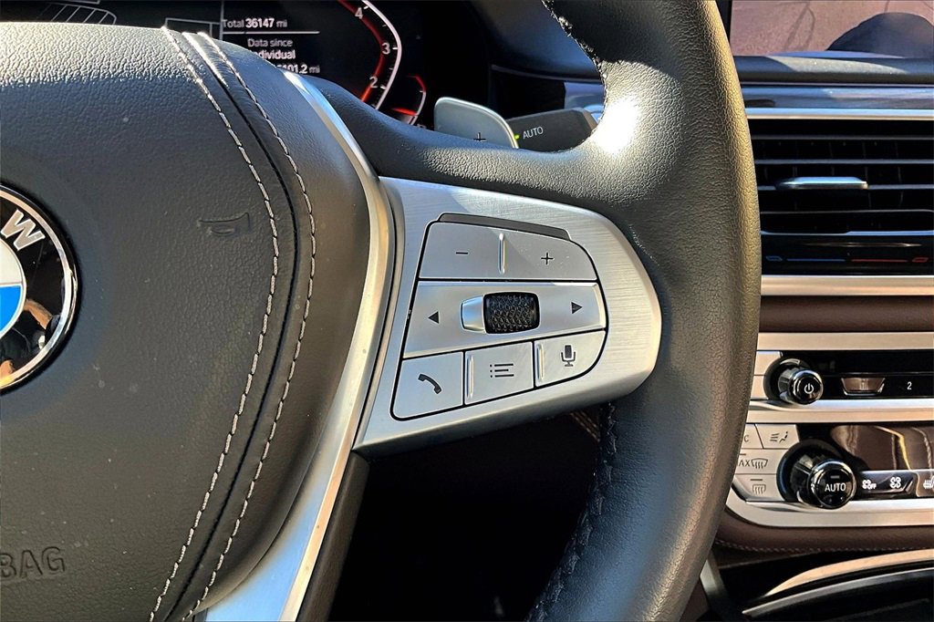 Used 2022 BMW 750i xDrive w/ Executive Package image 12