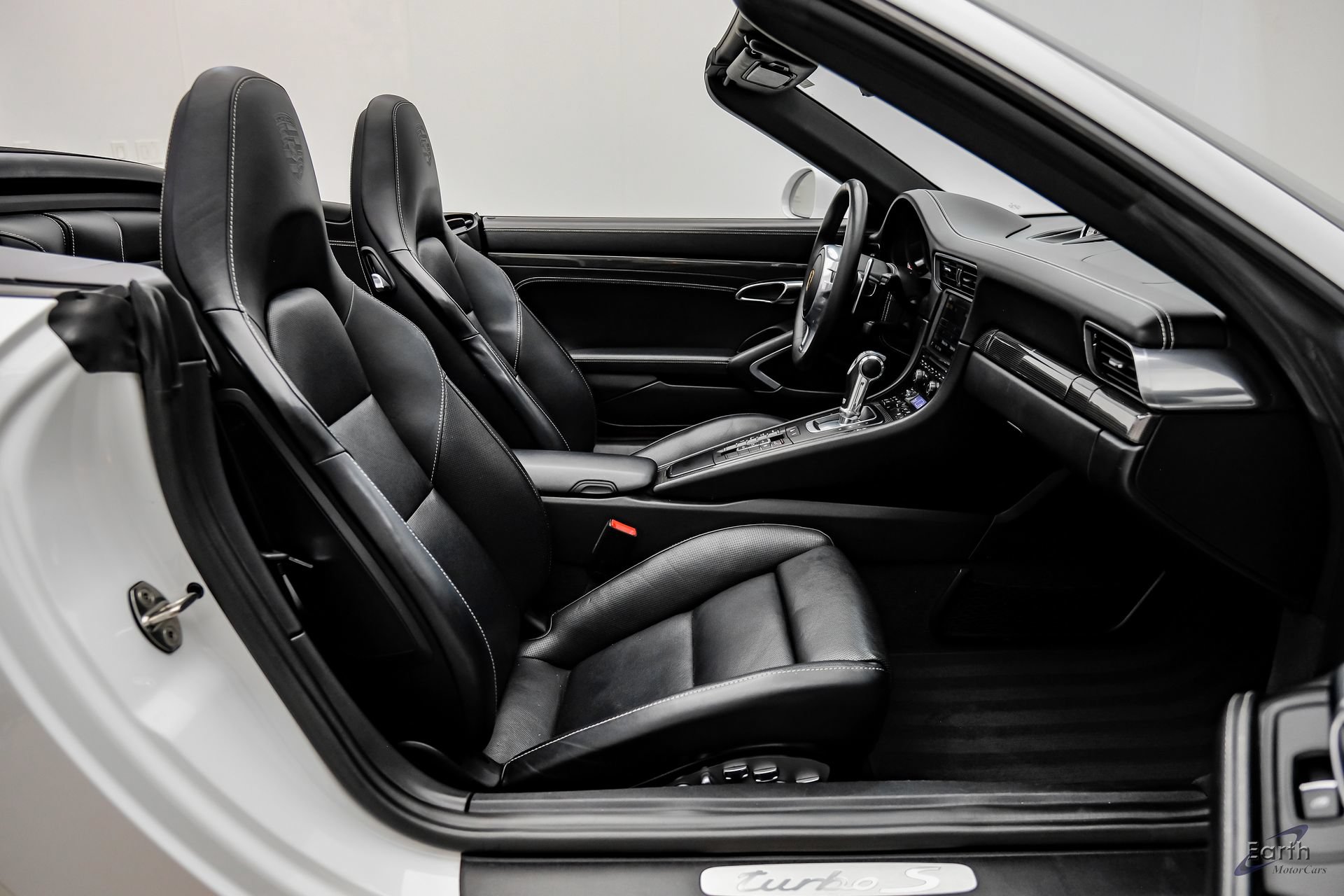 Used 2016 Porsche 911 Turbo S AWD/4WD image 53