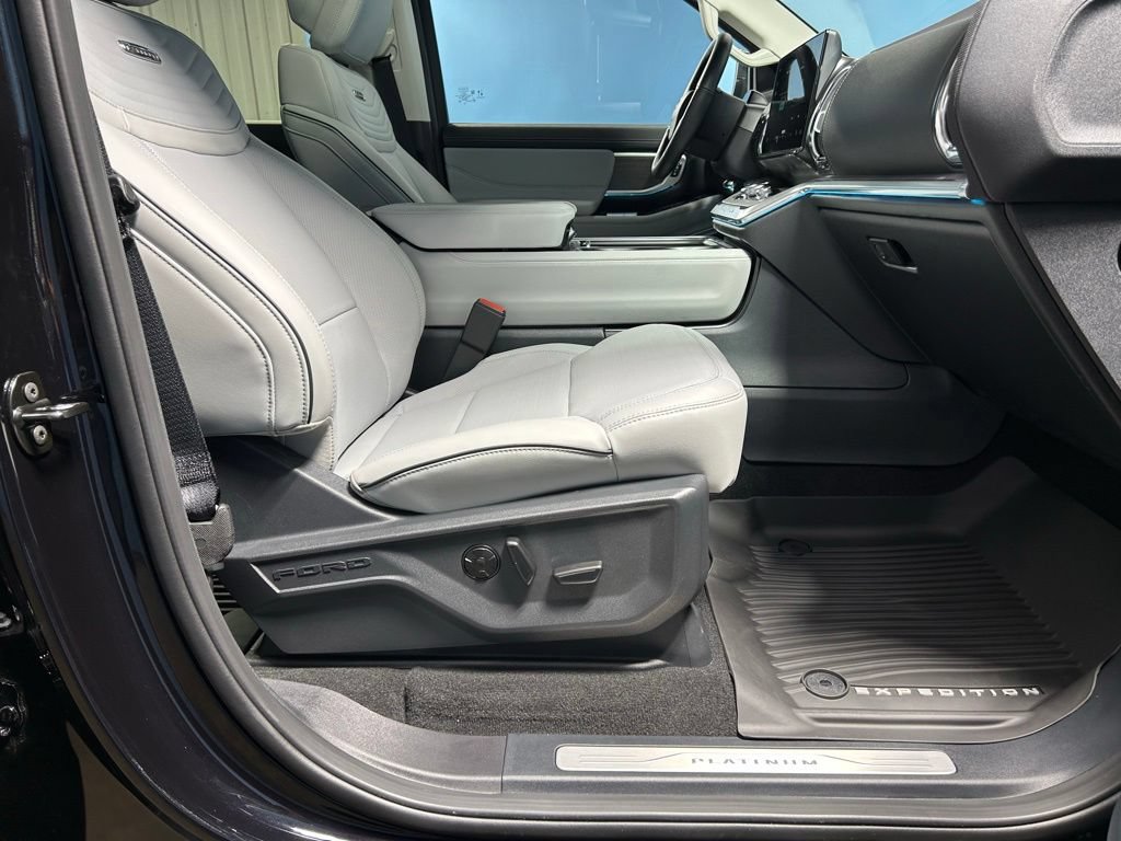 New 2026 Ford Expedition Max Platinum w/ Platinum Ultimate Package AWD/4WD image 87