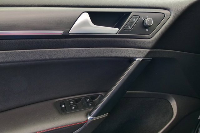 Used 2019 Volkswagen GTI Autobahn image 30