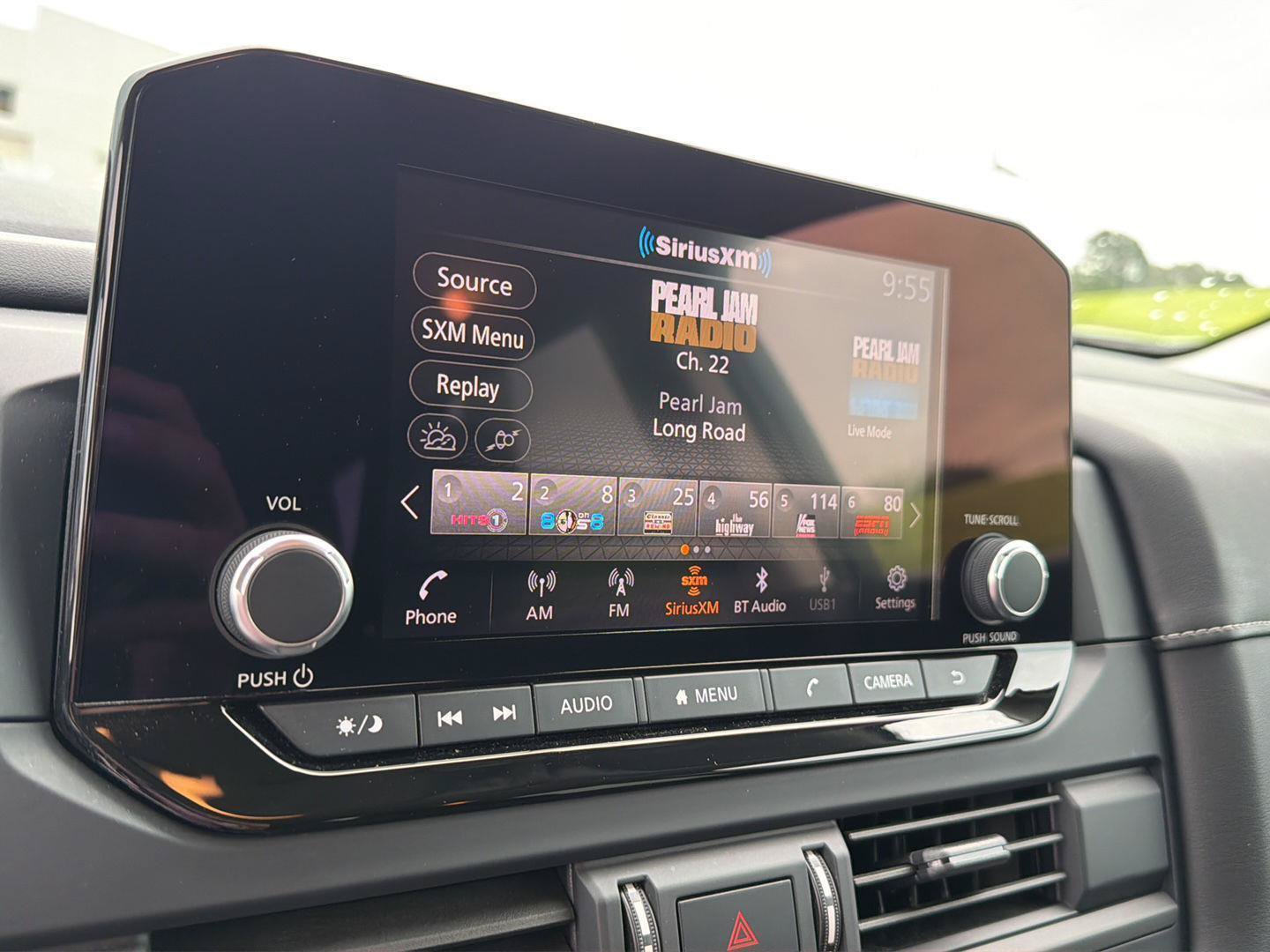 Used 2024 Nissan Pathfinder S FWD image 23