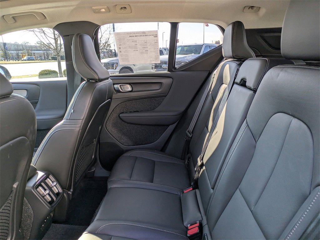 Certified 2025 Volvo XC40 B5 Plus image 14