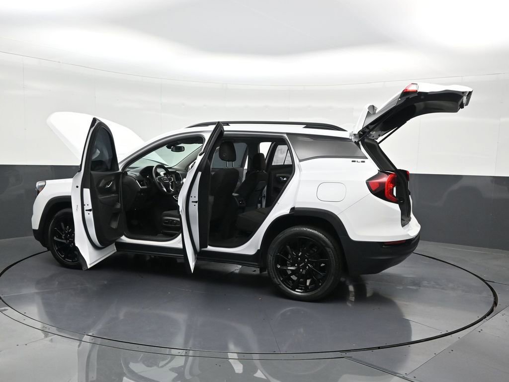 Used 2024 GMC Terrain SLE w/ Driver Convenience Package image 34
