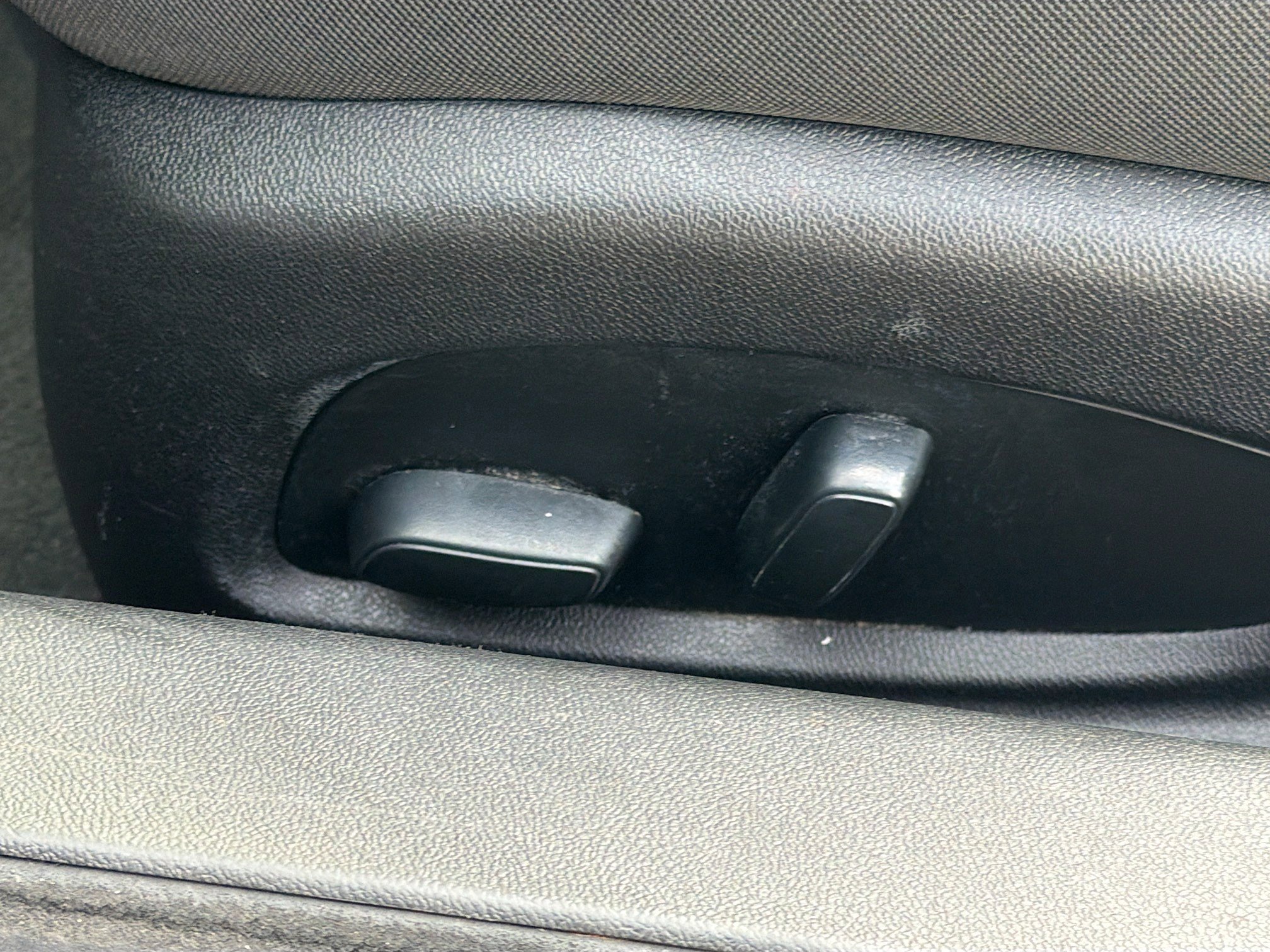 Used 2020 Chevrolet Camaro LT image 22