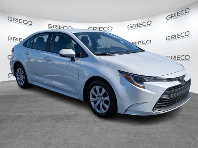Used 2025 Toyota Corolla LE w/ Convenience Package image 1