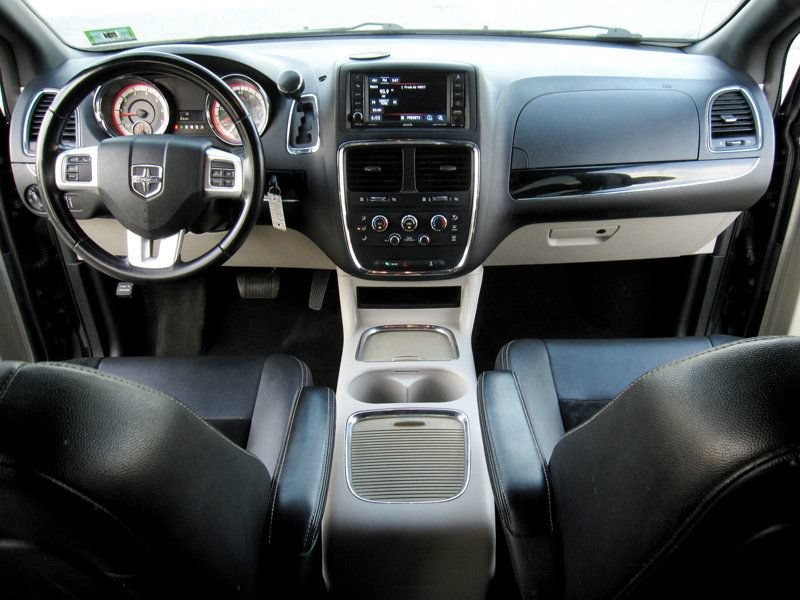 Used 2018 Dodge Grand Caravan SXT FWD image 20