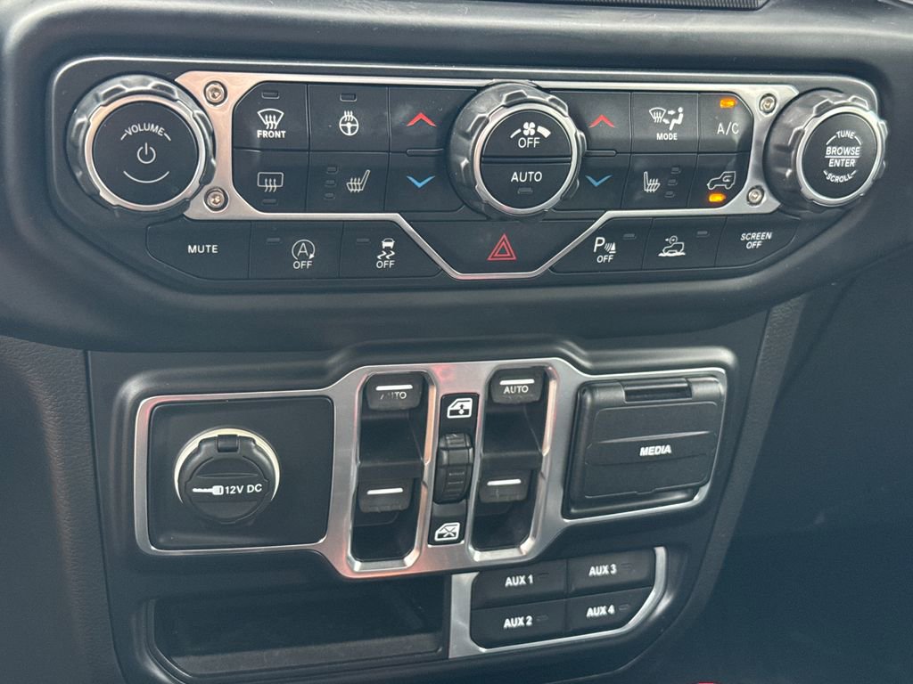 Used 2020 Jeep Gladiator Overland image 22