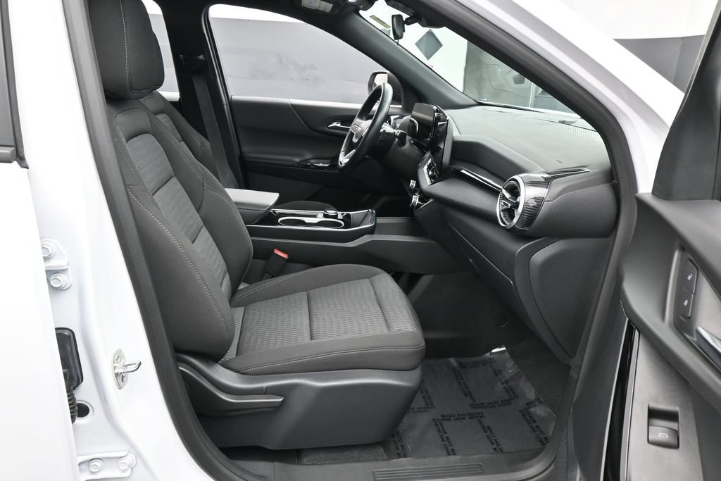 Used 2026 Chevrolet Equinox LT FWD image 38