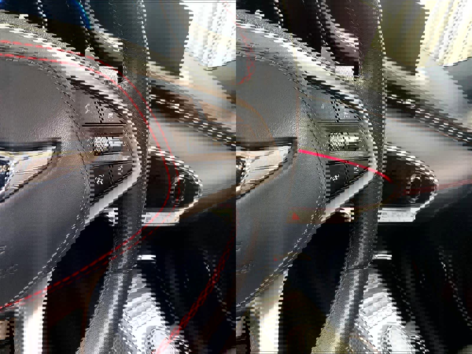 Used 2023 Genesis GV70 2.5T w/ Sport Prestige Package image 25