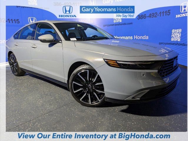 Used 2025 Honda Accord Touring image 2