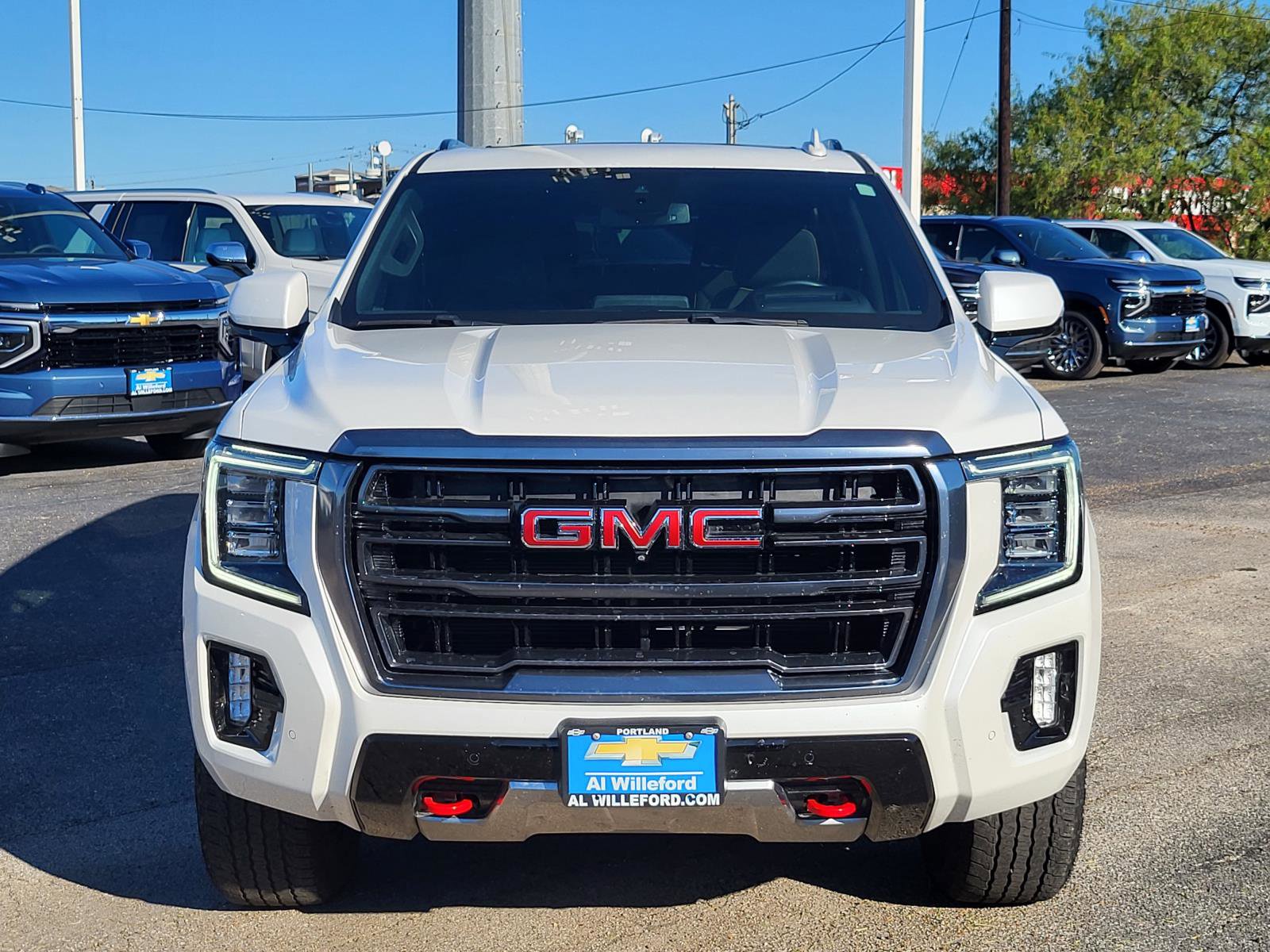 Used 2024 GMC Yukon AT4 w/ Technology Package image 8